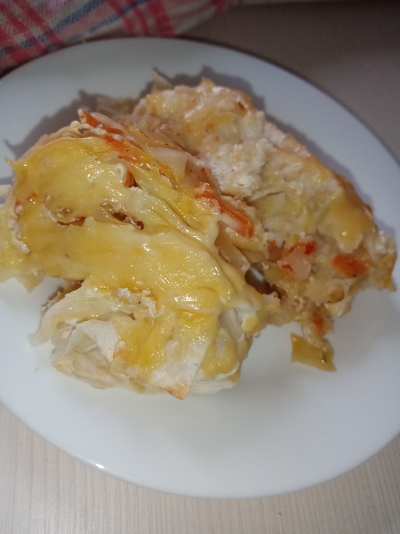 Рецепт сытного пирога из лаваша с капустой, яйцом и сметаной. Читайте на steklorez69.ru