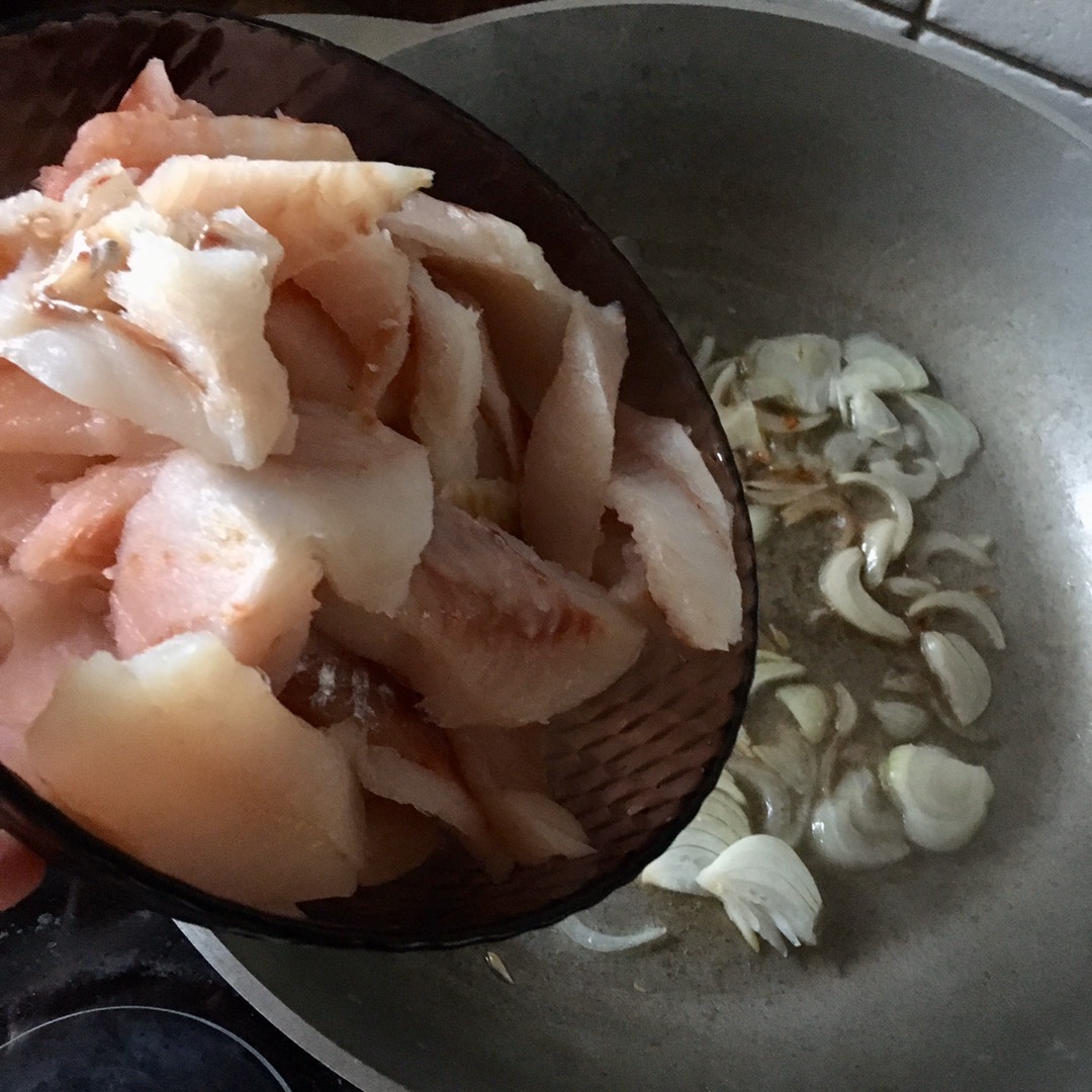 Соусы к рыбе: советы по приготовлению и рецепты на все случаи жизни
