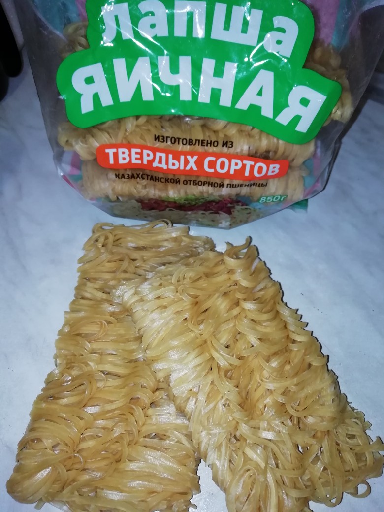 Домашняя лапша под соусом