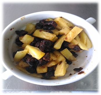 Рецепт приготовления куриной грудки с ананасами в духовке: