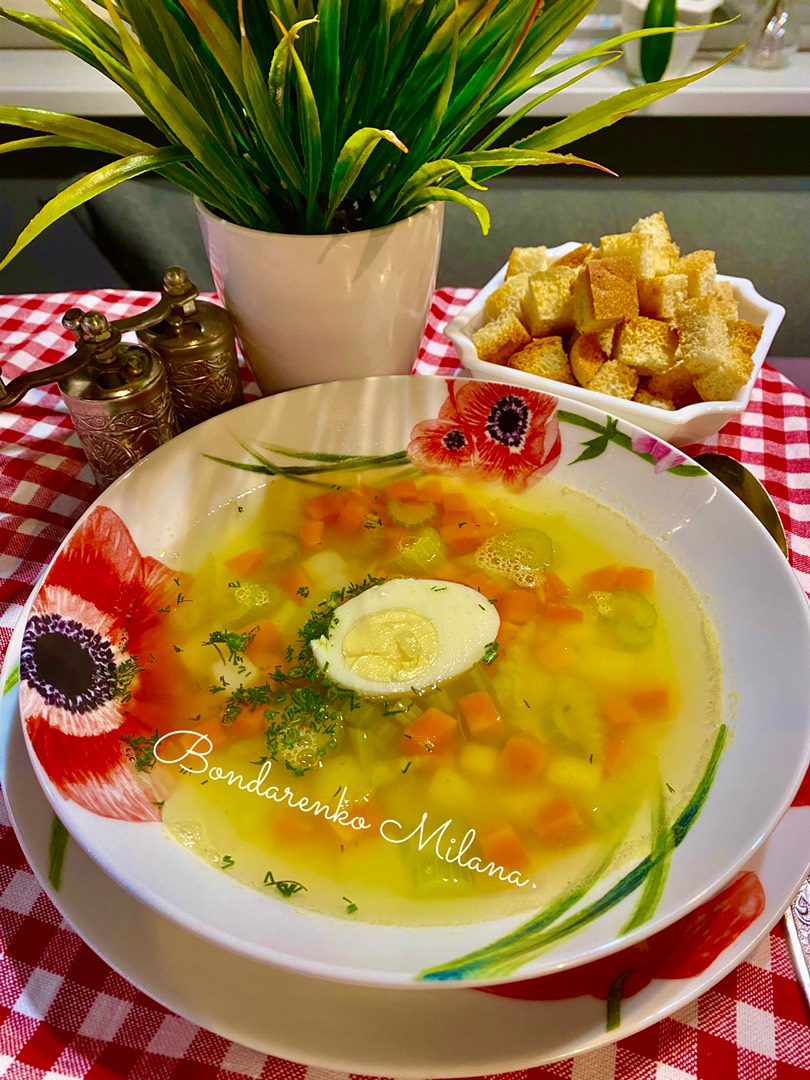 ⚜️«Лёгкий суп с сельдереем и рисом ». Быстро, просто и очень вкусно. 😋