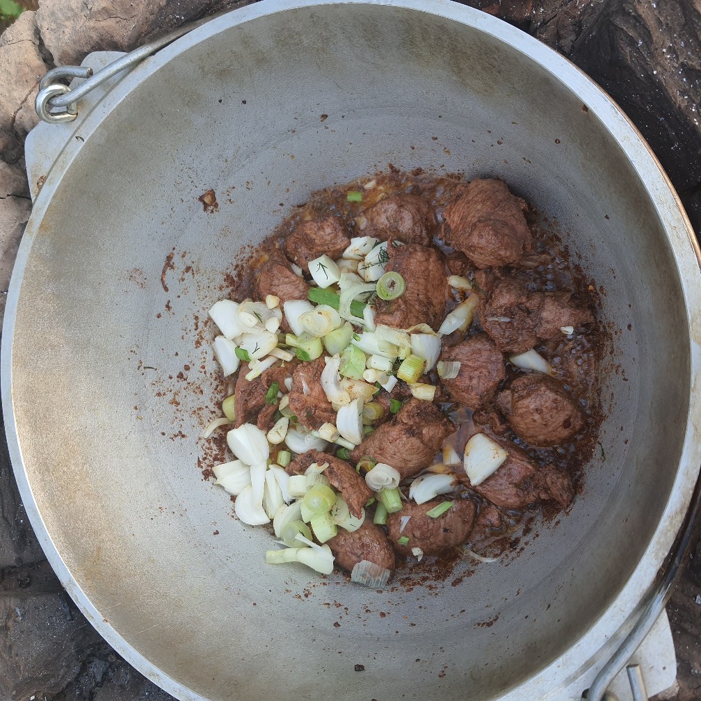 Мясо с картошкой в казане)))