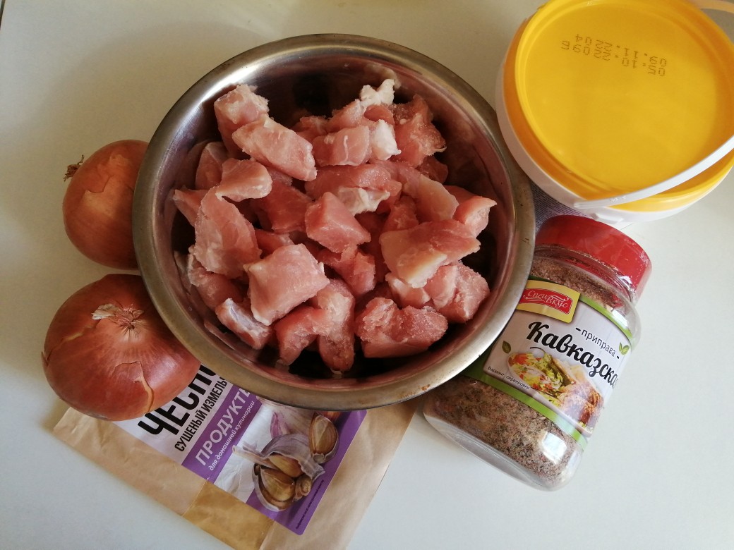 Жареная свинина с шампиньонами на сковороде: 8 фото в рецепте
