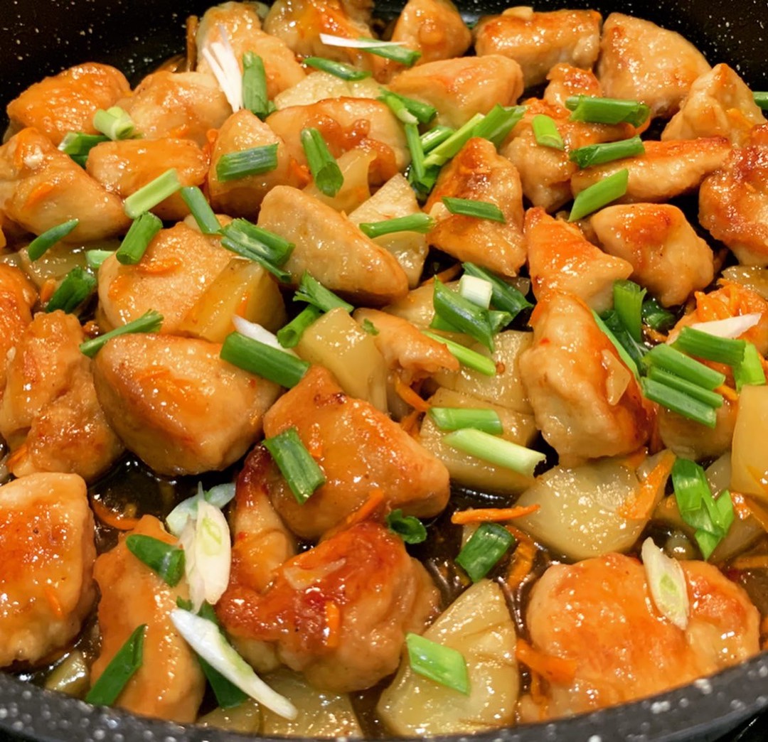 Рецепт китайской кухни – курица с ананасом в кисло-сладком соусе