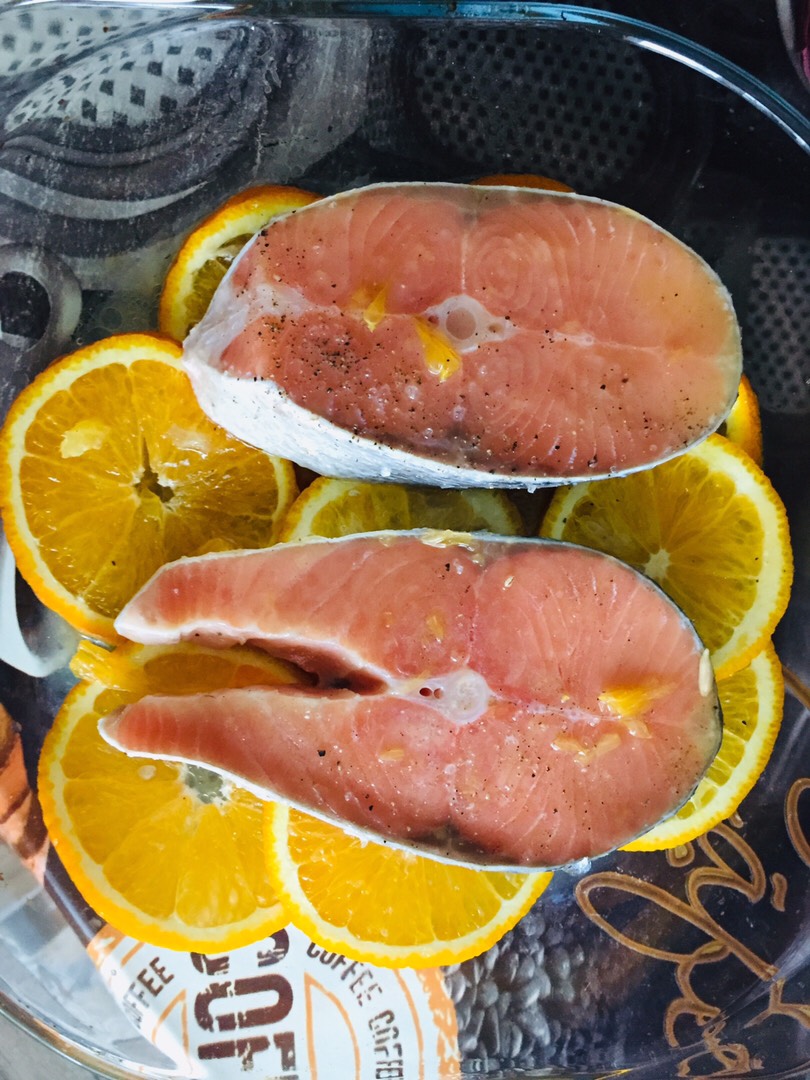 Невероятно вкусно: идеальный рецепт запеченного лосося с апельсином
