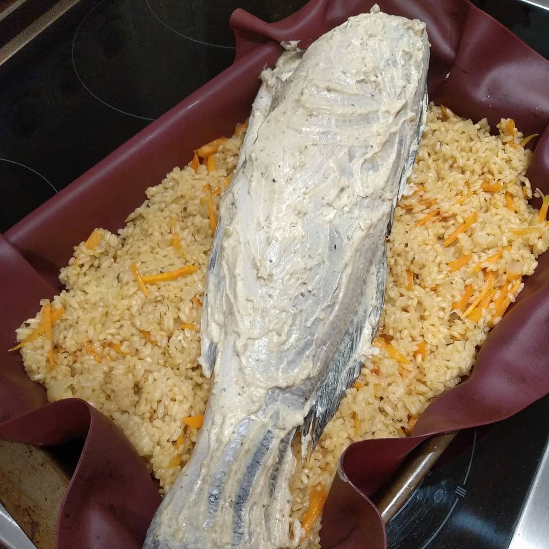 Рыба с рисом и овощами в мультиварке