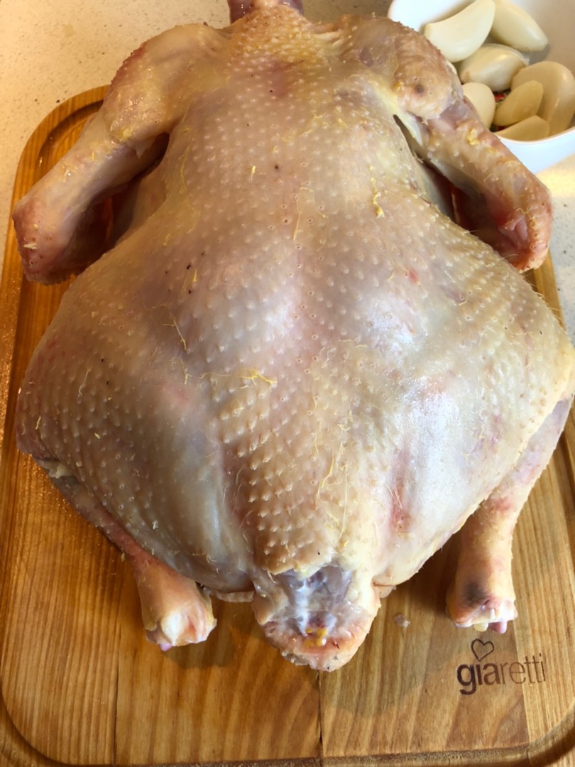 Курица, запечённая целиком в рукаве с картошкой в духовке: 10 фото в рецепте