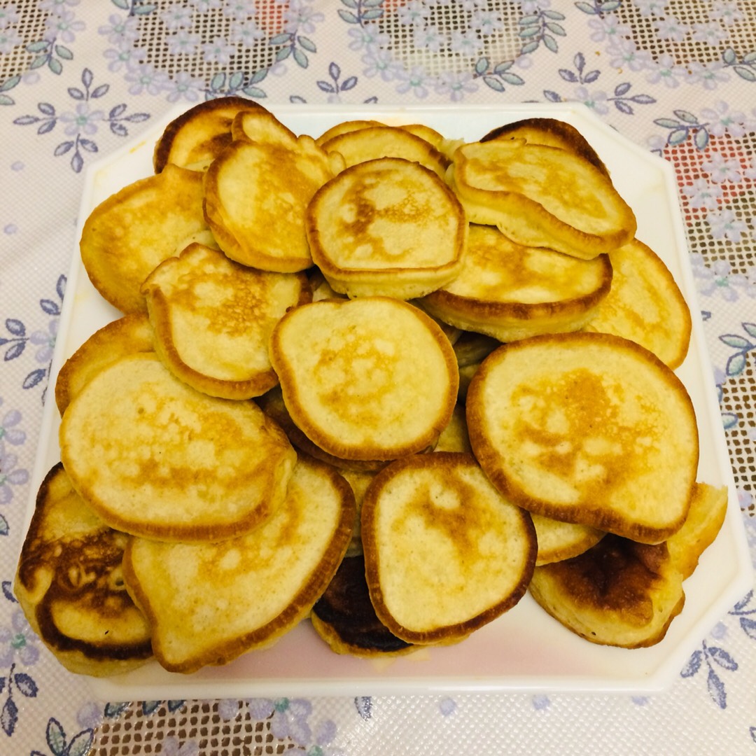 Оладьи из кислого молока с вареньем из айвы, грецкого ореха и апельсина  🥞🍊🍑