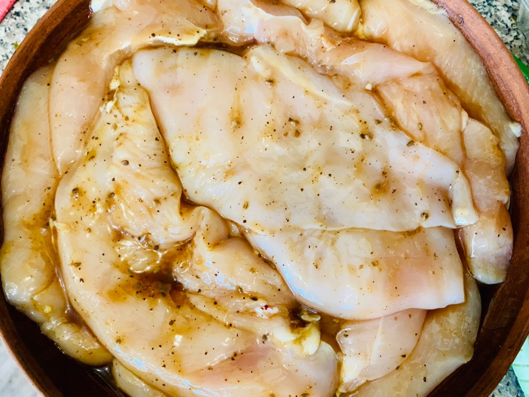 Куриная грудка в сметанном соусе, пошаговый рецепт с фото и видео.