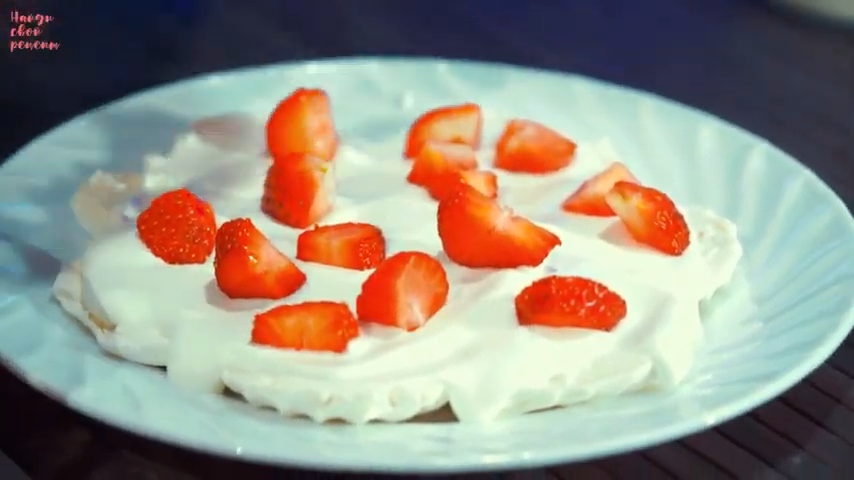 Зефирный торт с ягодами без выпечки