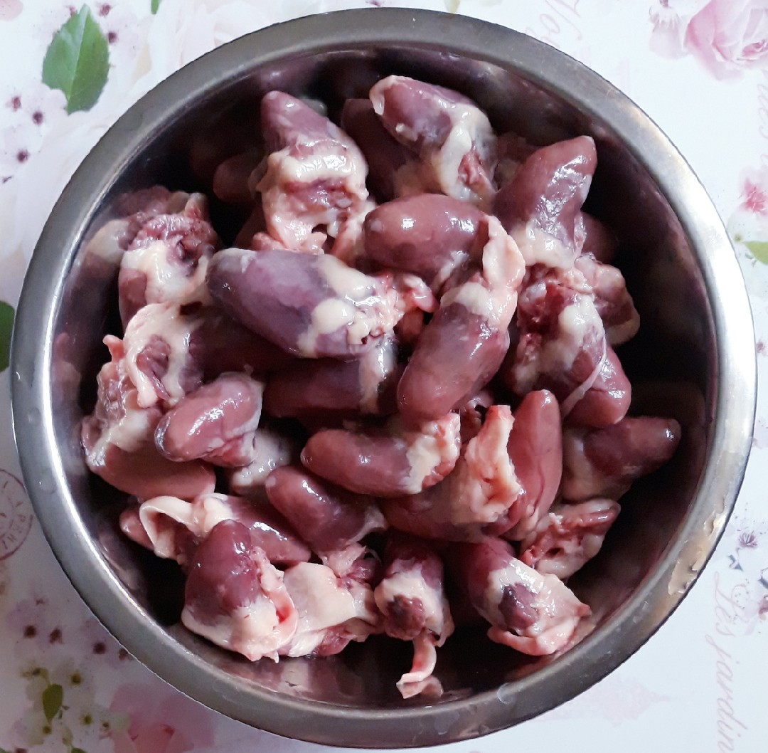 Куриные сердечки с луком на сковороде - 12 пошаговых фото в рецепте