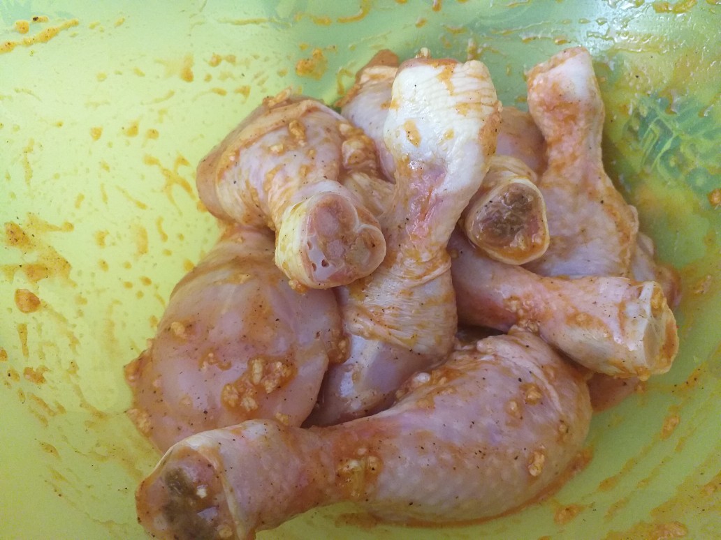 Куриные ножки с золотистой хрустящей корочкой, запеченные в духовке
