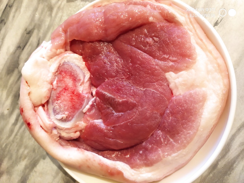 Свиной окорок на кости в духовке – кулинарный рецепт