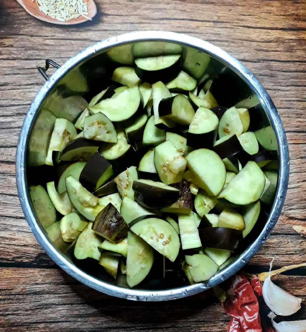 Овощное рагу с баклажанами, помидорами, перцем и луком 🥘