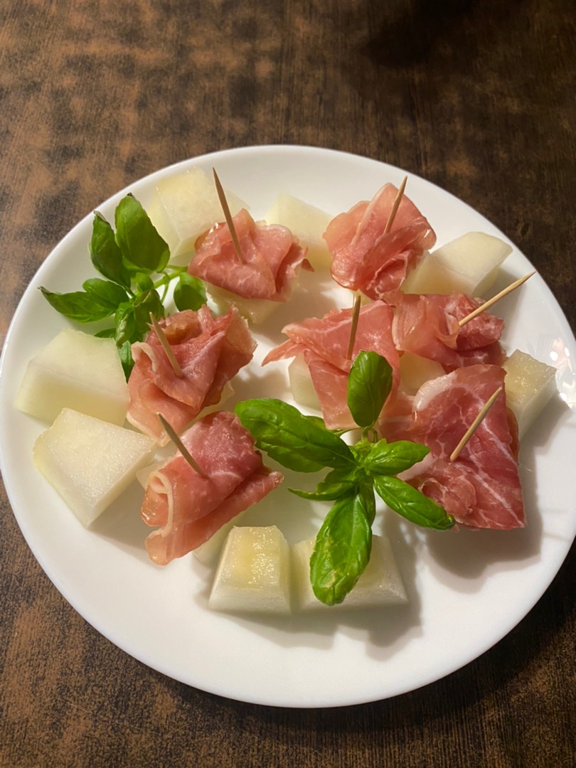 🇪🇸 Хамон с дыней (Jamon con Melon) - классическая испанская закуска рецепт  с фото пошаговый от Анна - Овкусе.ру