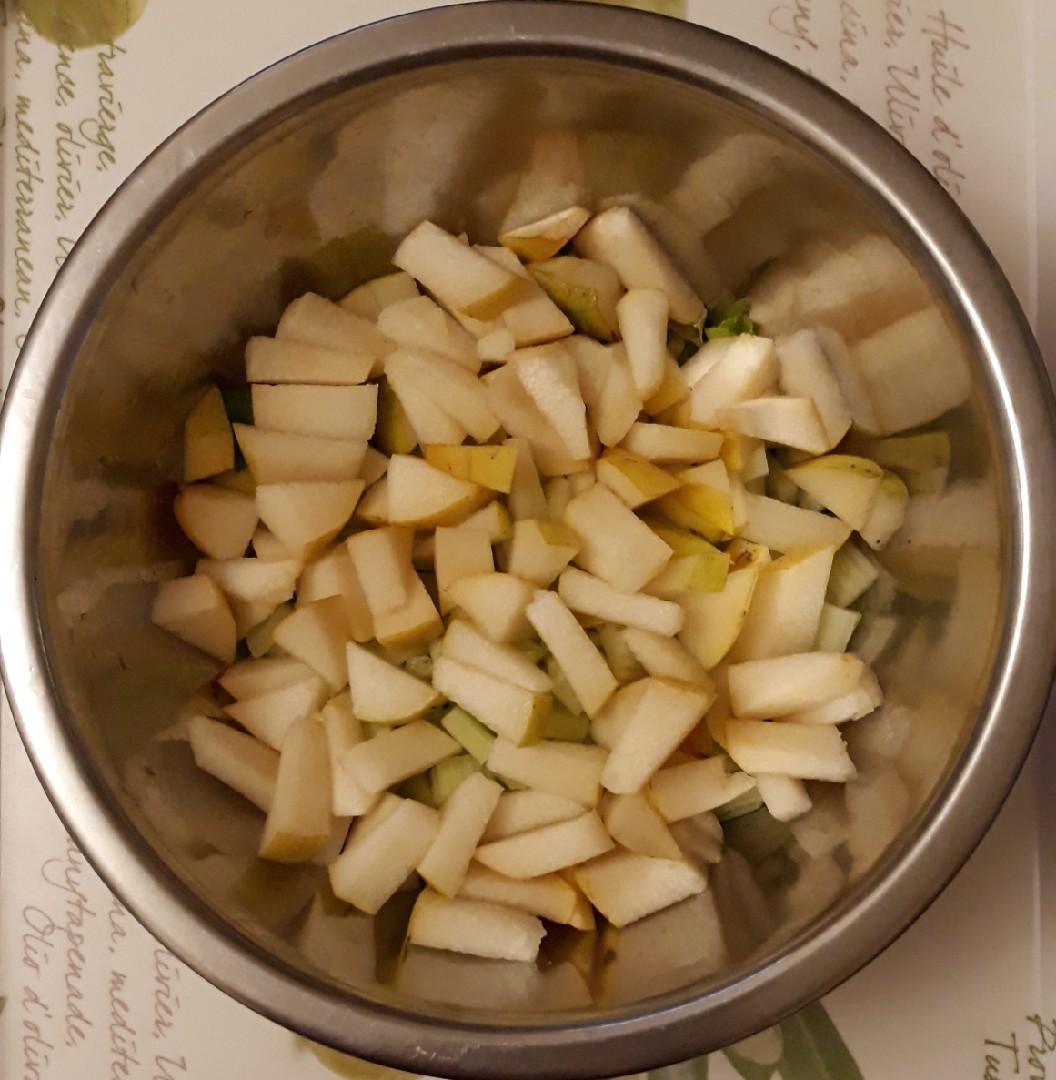 Салат из груши с черешковым сельдереем 🥗🍐 рецепт с фото пошаговый от Инга  - Овкусе.ру