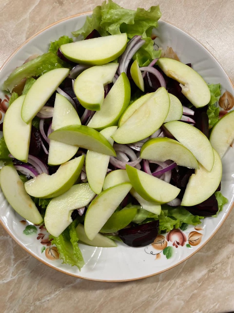 Салат из печёной свеклы и копчёной скумбрией 🥗