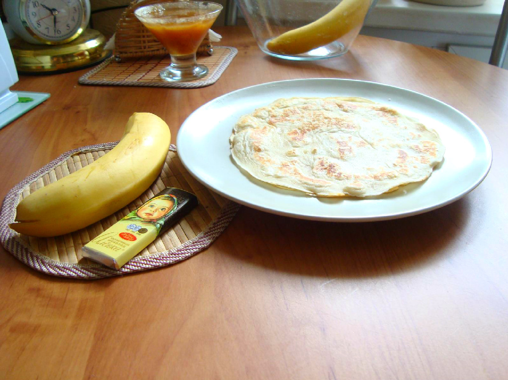 Блины с банановой начинкой и шоколадом