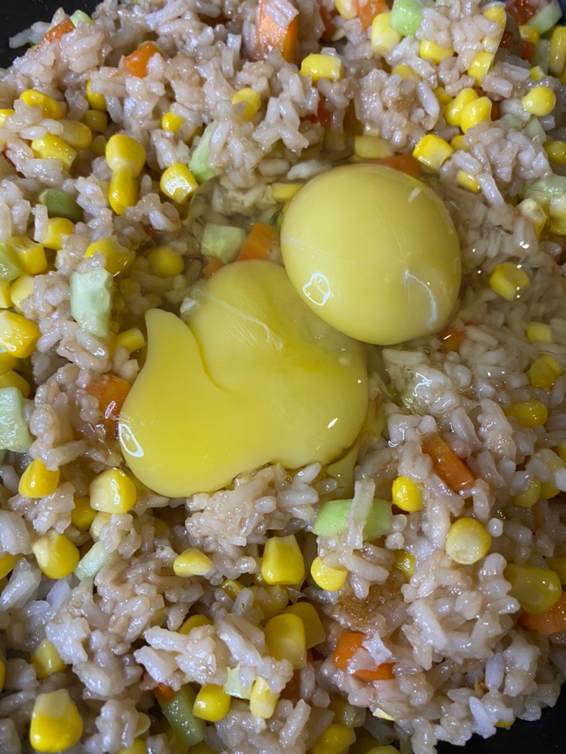 Жареный рис с яйцом, рецепты с фото