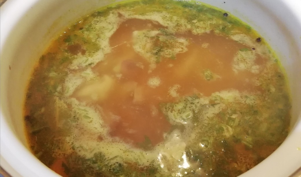 Легкий грибной суп из шампиньонов на курином бульоне