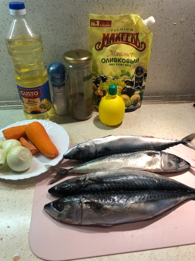 Скумбрия с морковью и луком в духовке - рецепты с фото
