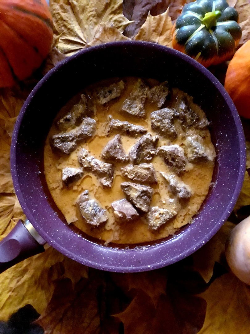 Говяжья печень, тушеная в сметане 🍽