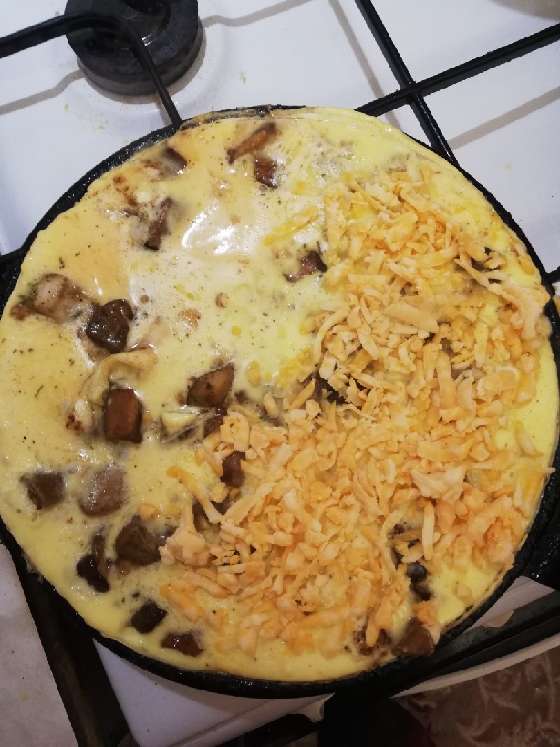 Омлет с грибами и сыром 🍄🧀