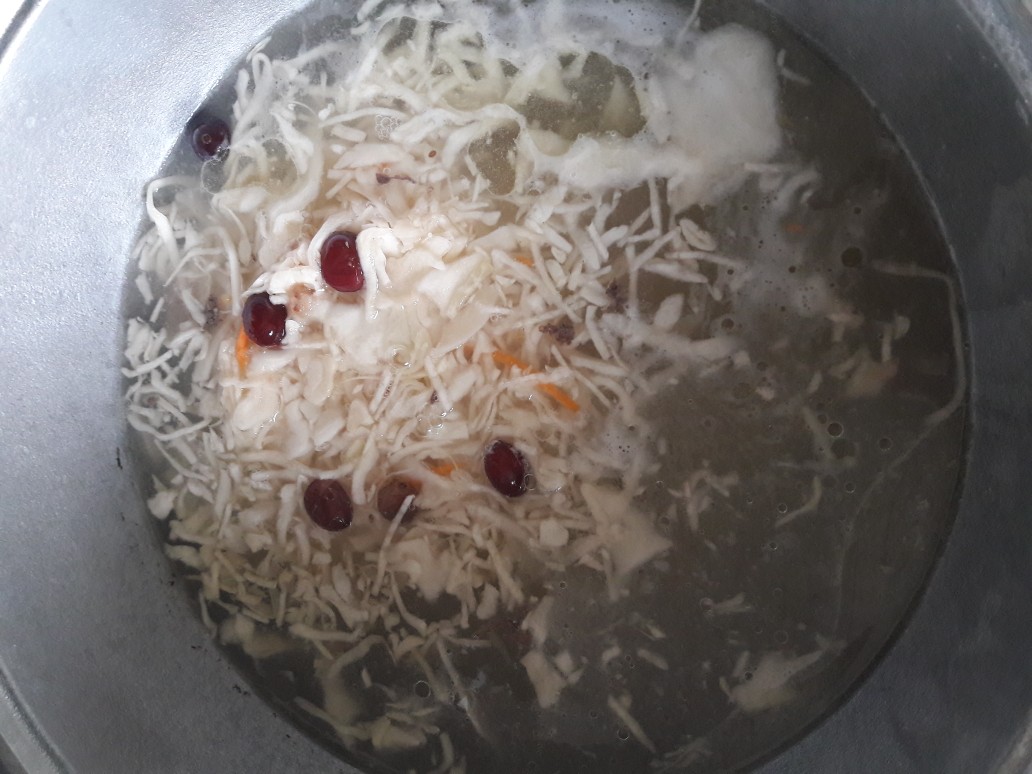 Щи с квашеной капустой с клюквой 🍒🍜