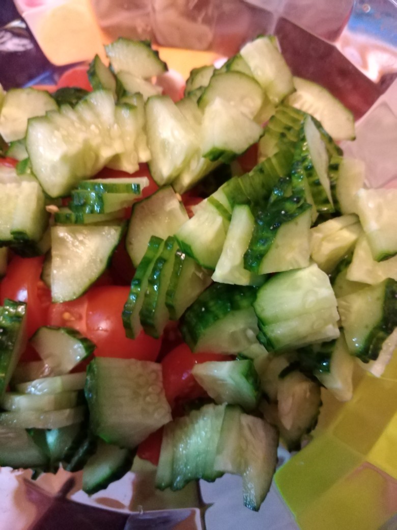 Овощной салат с сыром и крабовыми палочками - фото рецепт кулинарного портала эталон62.рф