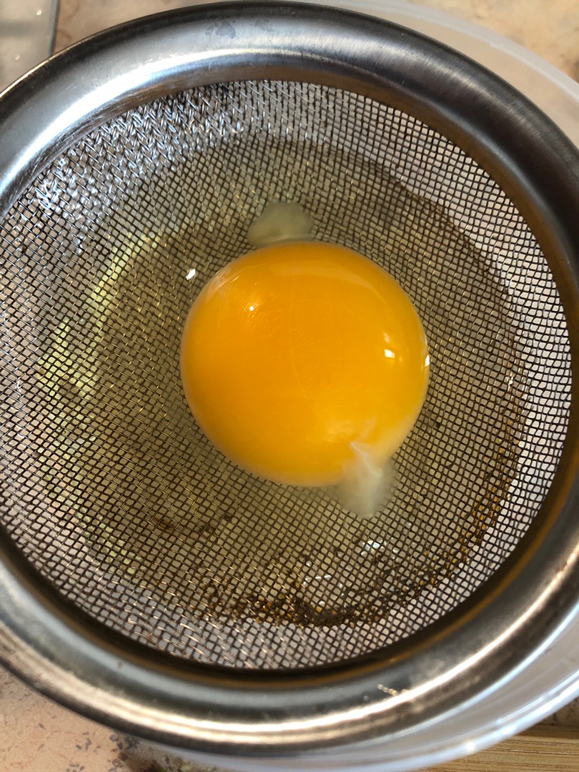 Идеальное яйцо пашот! Все спрашивают, почему у меня всегда такие гладкие яйца пашот. А секрет вот…